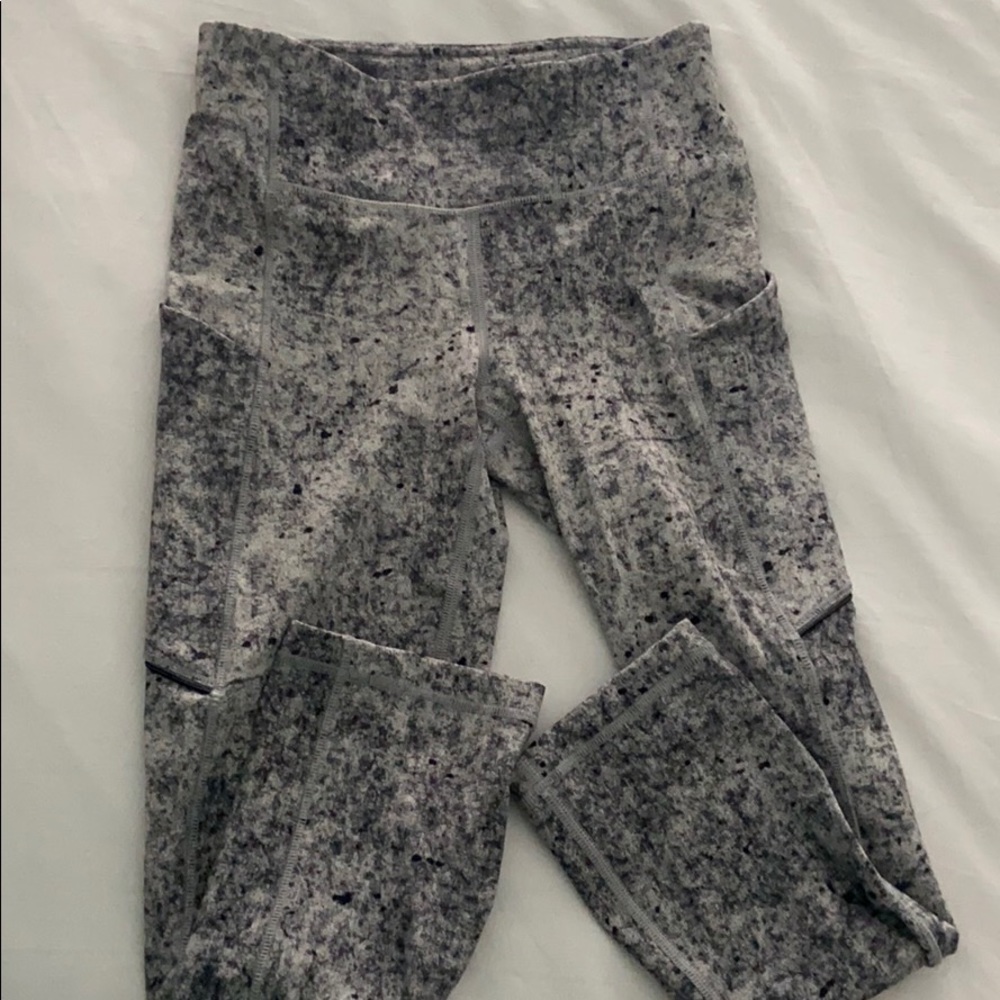Lululemon print crop leggings